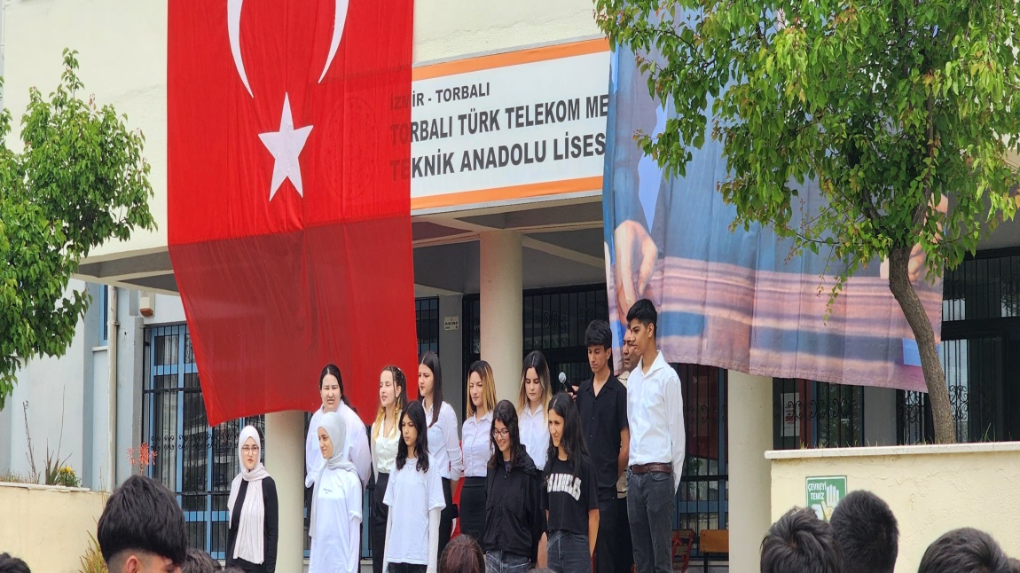 Torbalı Türk Telekom MTAL Öğrencileri Coşkuyla Karşıladı: 23 Nisan Bayramı Kutlandı